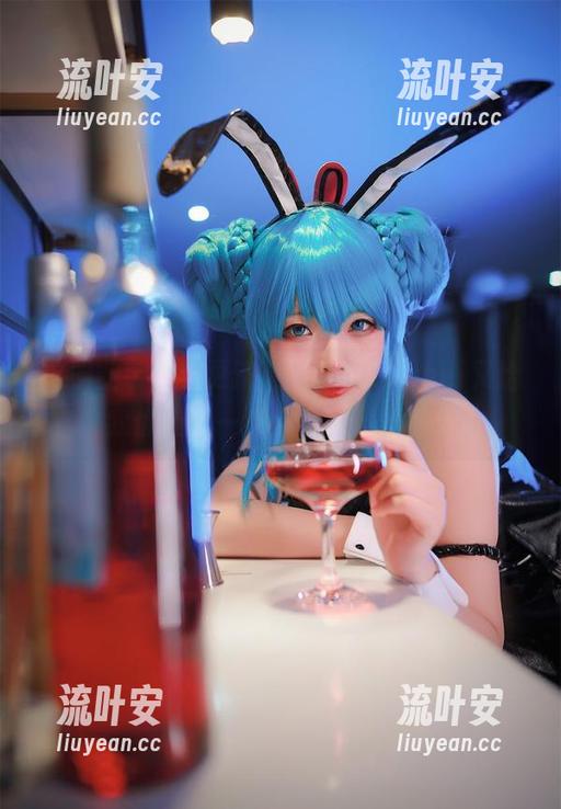 这职业装写真更新，玉汇 kokuhui又给我们上了一课，太有意思了！